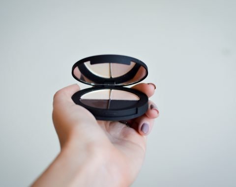 10-Minute Summer Makeup Tutorial featuring Suzanne Organics cosmetics // Hey There, Chelsie