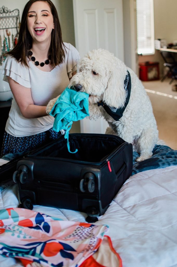 How to Pack for a Beach Vacation & complete packing list for a beach trip // Hey There, Chelsie