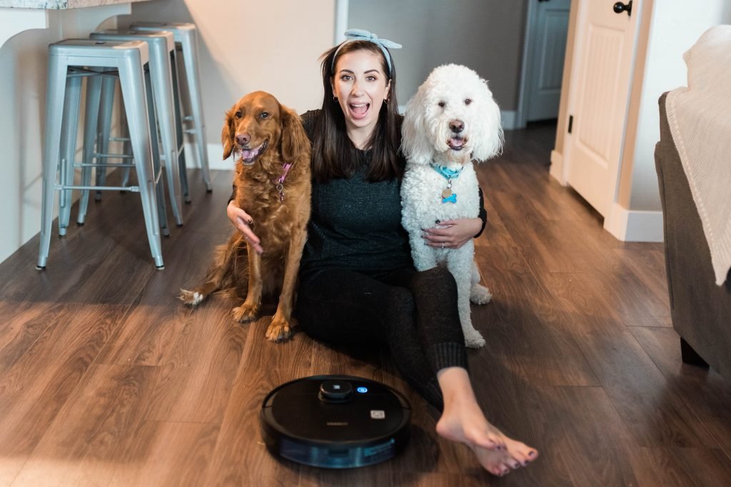 The Must-Have Vacuum for dog owners: the ecovac DEEBOT OZMO 950 